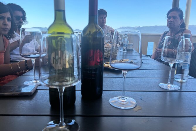 2 Hours Wine Tasting in Dubrovnik Old Town - White wine with calamari, houmous, and focaccia