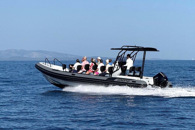 3 Islands Speedboat Tour: Golden Horn, Blue Lagoon & Jelsa Town - Booking, weather, and cancellation details