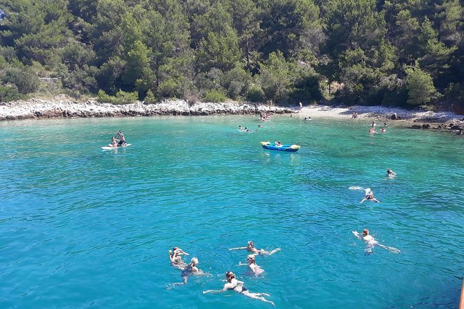 All Inclusive Brac and Solta islands swimming cruise - Stomorska on Solta: a small port with room to wander