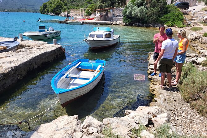 Authentic private viewpoint wine&dine tour - Who should book this experience?