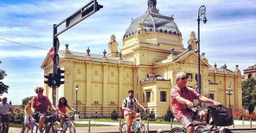 Best of Zagreb: 4-Hour Cycling Tour - How the small-group format affects the ride
