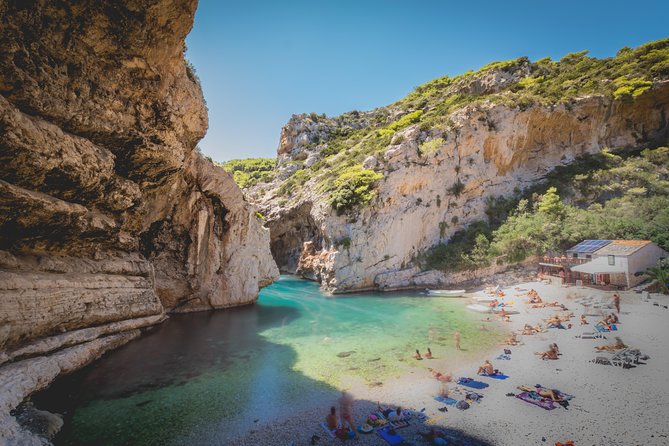 Blue and Green Cave private speed boat tour - Who will enjoy this most