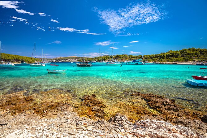 BLUE CAVE & 5 islands tour from Hvar - A fast boat from Hvar, with a bumpy side