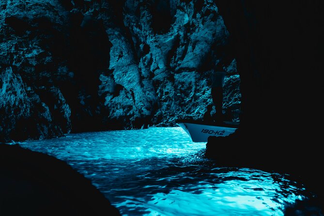 Blue Cave & 6 Islands Speedboat Tour From Split or Podstrana - Key points to know before booking