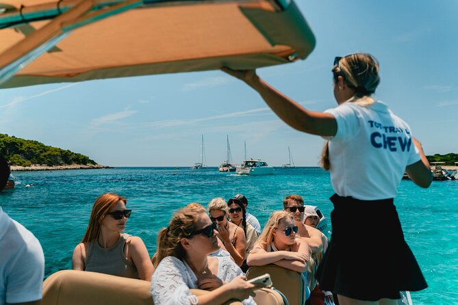 Blue Cave & 6 Islands Speedboat Tour From Split or Podstrana - Limestone Caves and Stiniva Cove on Vis