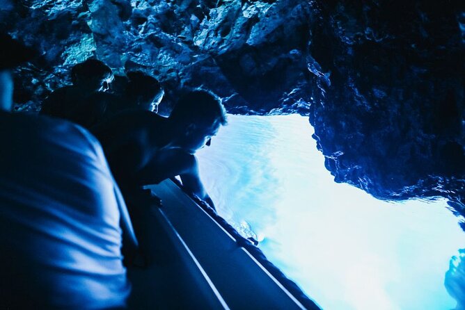 Blue Cave and Hvar 5 Islands full-day Speedboat Tour from Split - Stiniva Cove: Dramatic Cliffs, Short Swim