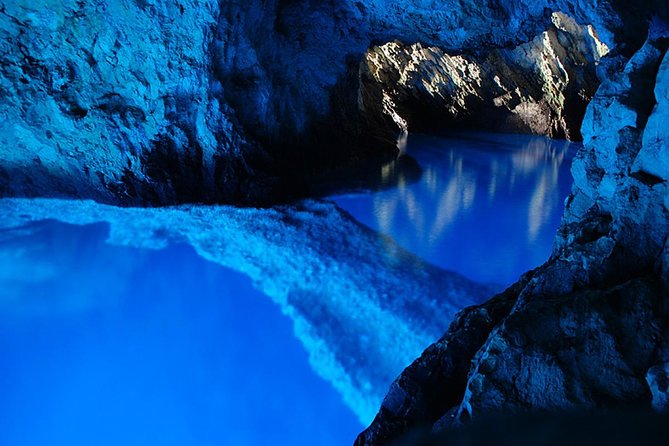 Blue Cave and Hvar 5 Islands full-day Speedboat Tour from Split - Boat Comfort, Guides, and the Human Side