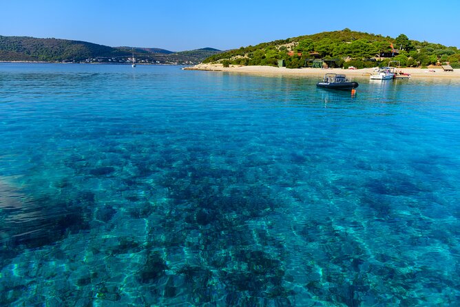 Blue Cave and Town Hvar with 5 Island Boat Tour - What this boat day is really trying to do