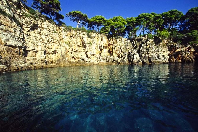 BLUE CAVE&GREEN CAVES /ŠUNJ beach Speedboat tour- WITH DRINKS - Is $77.43 good value?