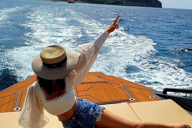 Blue cave & Hvar, 5 islands speed boat tour with unique boats from Split - Komiza, Vis, and a useful breakfast stop