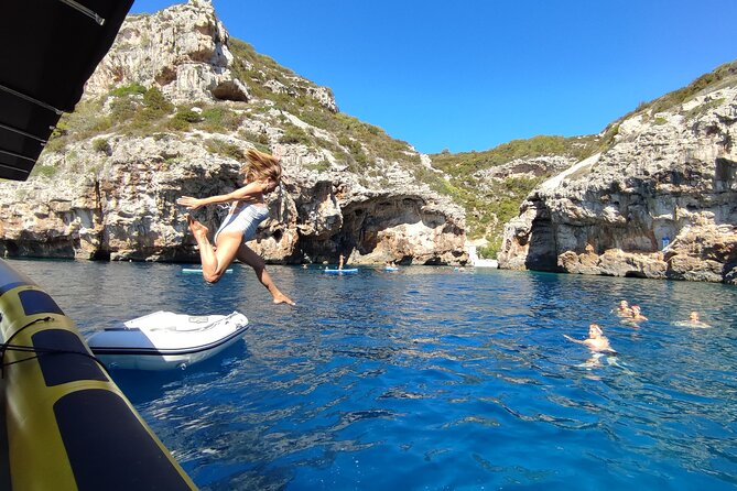 Blue cave & Hvar, 5 islands speed boat tour with unique boats from Split - 7:00 departure and the cold ride to Bisevo