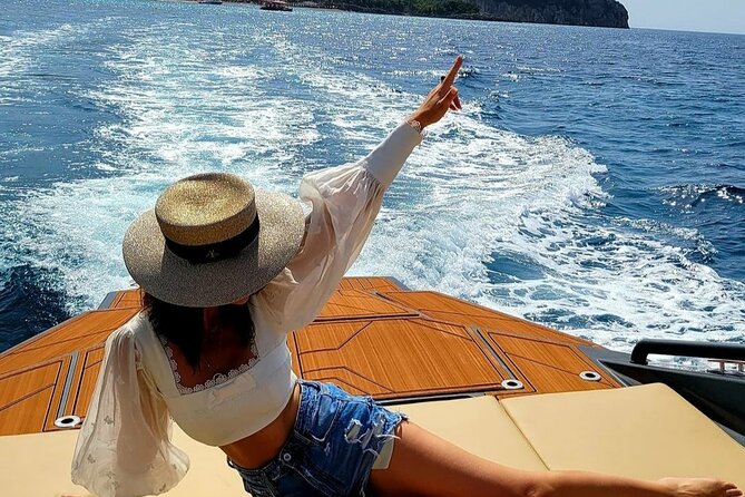 Blue Cave & Hvar, 5 Islands Speedboat with Luxury Seats in Shade - Hvar town: 2 hours and 15 minutes to explore