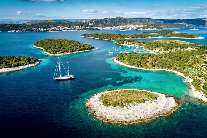 Blue Cave, Hvar, Vis and Pakleni Islands Group Speedboat Tour - What the boat day feels like in practice