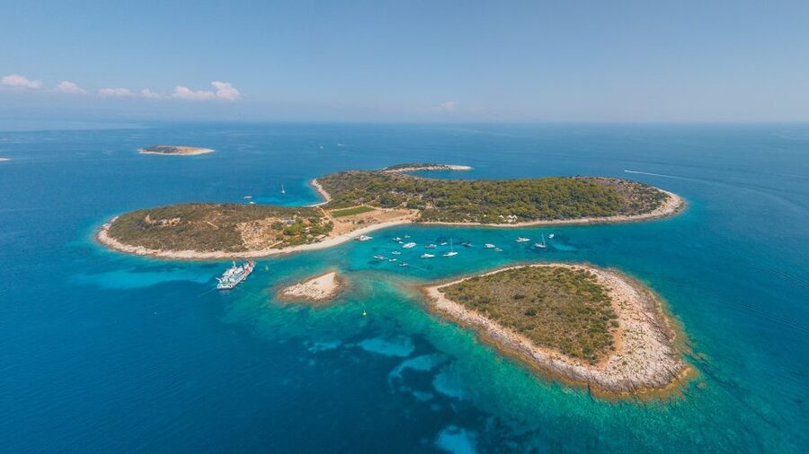 Blue Cave, Mamma Mia and 5 top destinations: From Trogir - Lunch among the Pakleni Islands