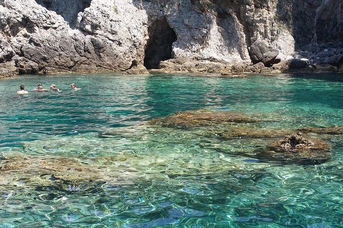 BLUE CAVE private speedboat tour with drinks - Who will enjoy this boat trip most?