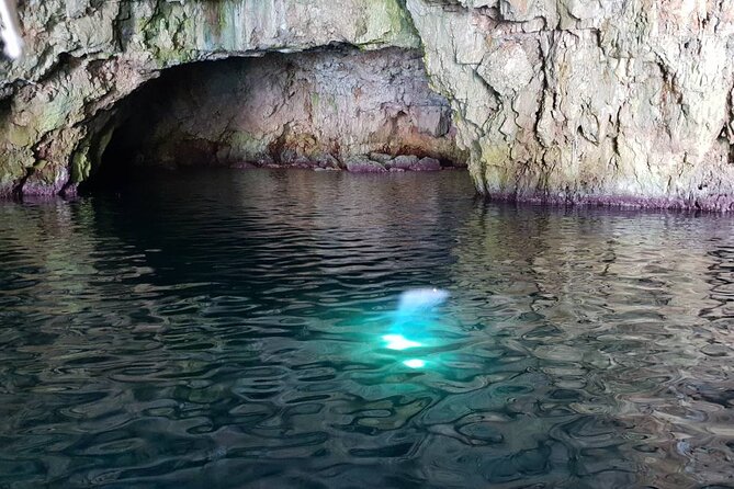 Blue Cave & Vis Island speedboat tour from Hvar - Lunch by the sea on Vis or nearby