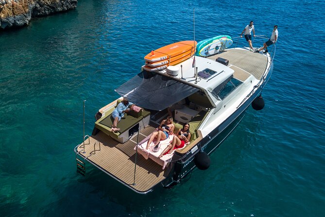 Blue & Green cave tour with yacht from town Hvar - Budikovac Island and the blue lagoon