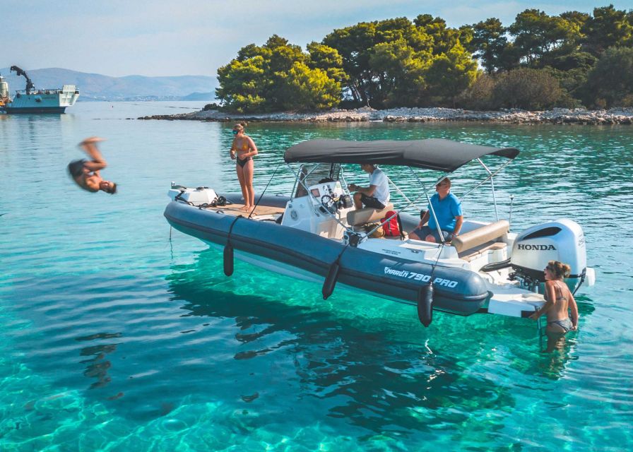 Blue Lagoon and hidden gems of island Šolta - Stomorska Bay and the Question of Lunch