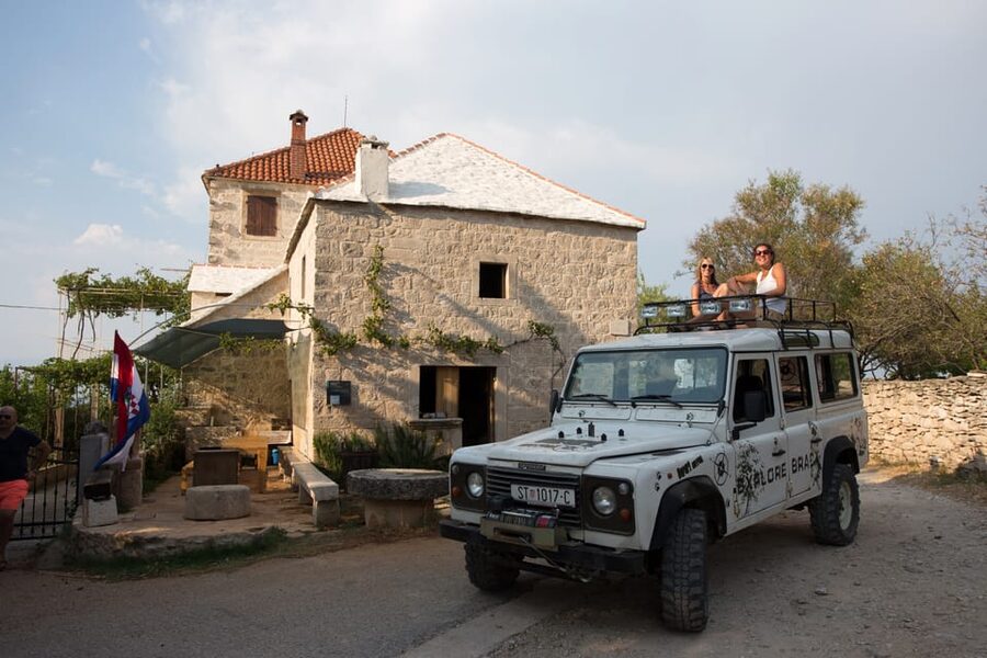 Brač: Island Exploration Tour by Four-Wheel Drive Jeep - Nerežišća and the rough tracks near Trolokve