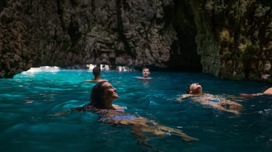 Cape Kamenjak: Kayak Tour with Cave Experience - Starting at Jistra Adventures and getting ready