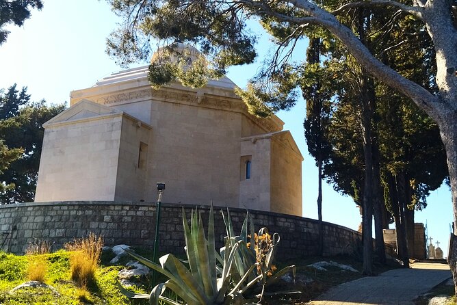 Cavtat Old Town: Exploration Game and Tour - The Racic Mausoleum and Ivan Meštrović