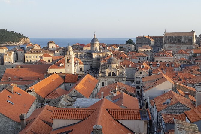 City Walls Legends and Facts Tour - Timing, meeting point, and the finish on Stradun