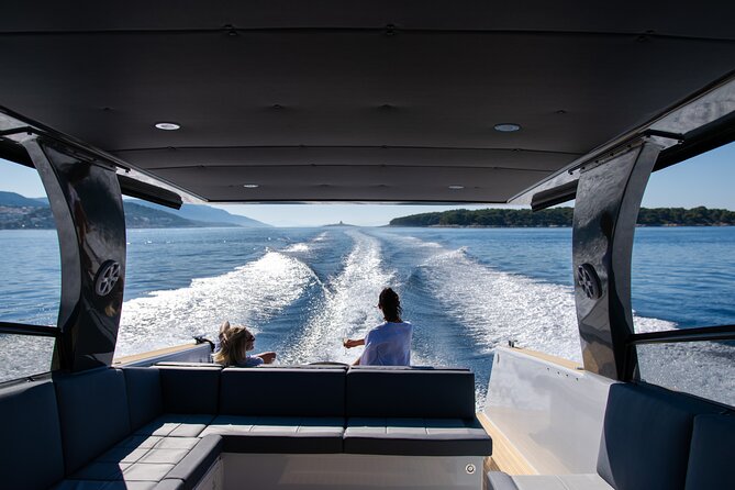 Colnago 45 - Luxury Private Speedboat Tours - Stiniva Cove delivers the big coastal view