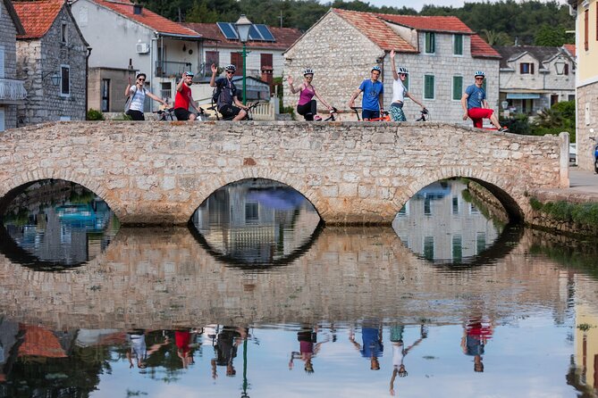 Cycle Hvar Tour - Guides shape the day