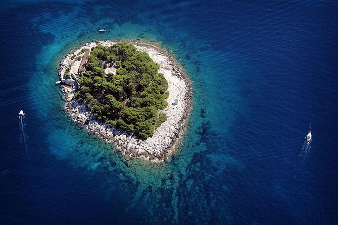 Day Cruise in the Elafiti Islands from Dubrovnik - What the guide and crew add to the day