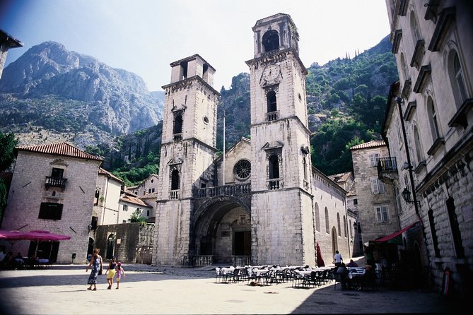 Day trip to Montenegro from Dubrovnik - The border crossing and documents