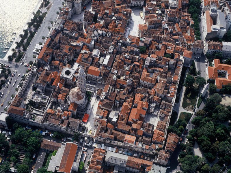 Discover The Old Town Split 1.5h walking Small group tour - The Cathedral of St Doimus and a Roman mausoleum