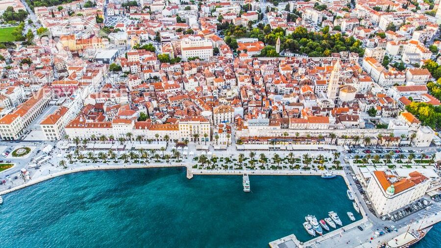 Discover The Old Town Split 1.5h walking Small group tour - Medieval lanes, shops, and everyday Split