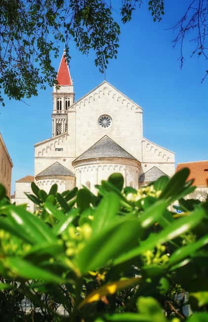 Discover Trogir: Guided Walking Tour of a Medieval Gem - Why Trogir works so well on foot