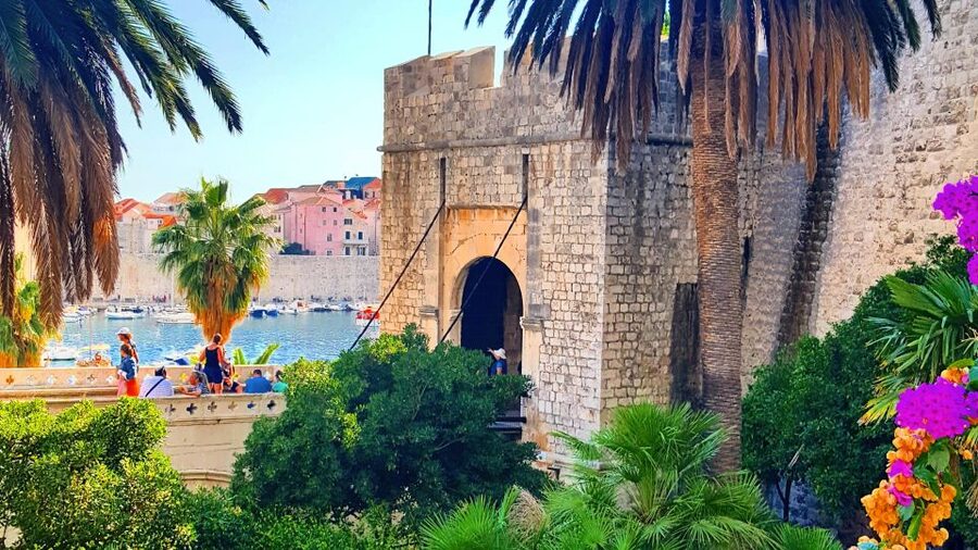 Dubrovnik: 1.5-Hour Guided Old Town Walking Tour - Stradun, the Old Town’s main artery