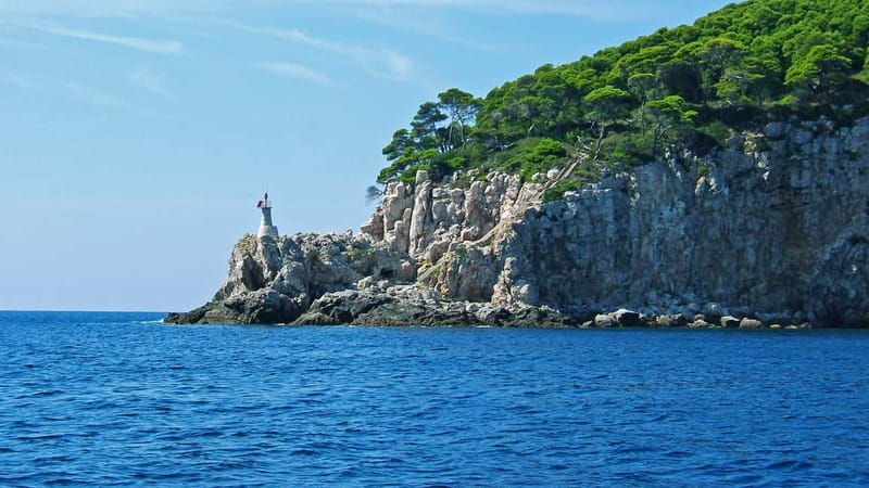 Dubrovnik: 3 Island Boat Tour with Lunch and Guide - Who should book this Elaphiti Islands cruise?
