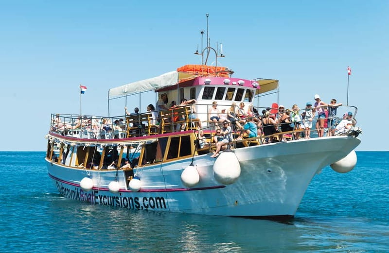 Dubrovnik: 3 Islands Boat Trip with Drinks (FR, ES, IT, EN) - The first 45 minutes: settling into the cruise