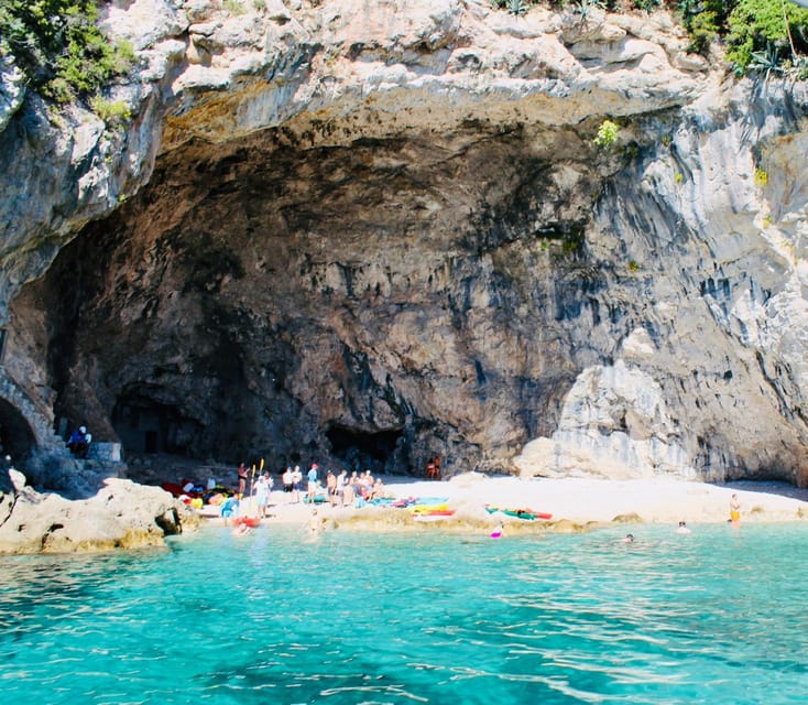 Dubrovnik: 6 hours Blue cave & Elaphiti with optional lunch - Sailing between stops with drinks in hand