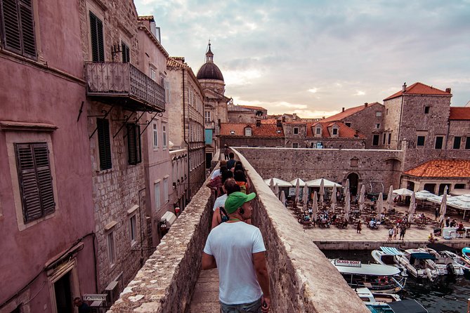 Dubrovnik: Ancient City Walls & Wars Walking Tour - The guides make the difference