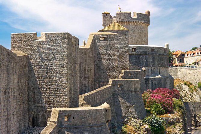 Dubrovnik: Ancient City Walls & Wars Walking Tour - Meeting near Pile Gate