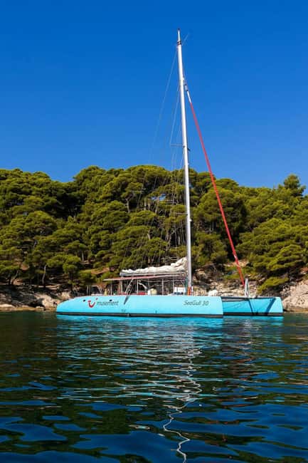 Dubrovnik: Best of the Elaphites by Catamaran - Lopud from 13:00: beach time with a catch