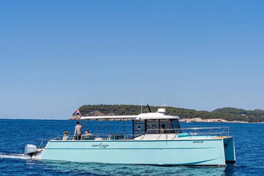 Dubrovnik: Blue Cave Catamaran Tour with Drinks and Snorkel - Šunj Beach and the appeal of real sand