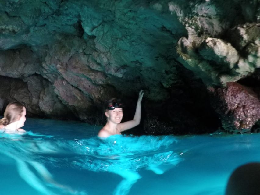 Dubrovnik: Blue Cave & Sunj Beach Boat Tour with Drinks - Swimming through the Three Green Caves