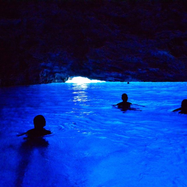 Dubrovnik: Blue & Green Caves Private Boat Tour with Drinks - Leaving Dubrovnik by speedboat