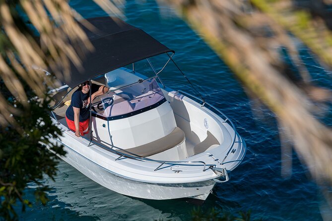 Dubrovnik boat mixed fun tour - Captain Srdan and the private-group style