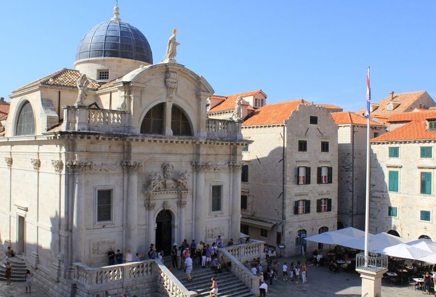 Dubrovnik: Cable Car, Walking Tour and City Walls Combo - Entering Dubrovnik’s Old Town with a local guide