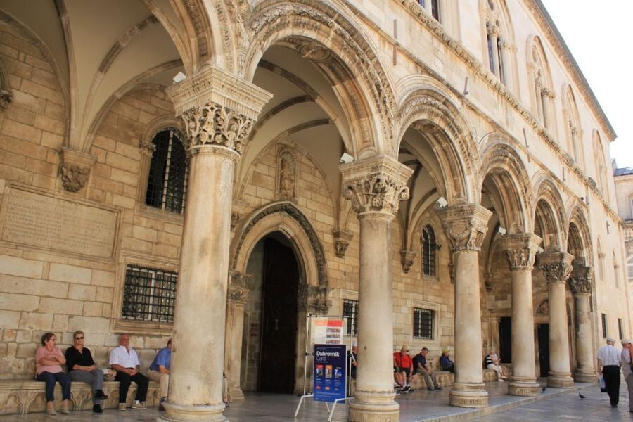 Dubrovnik: Cable Car, Walking Tour and City Walls Combo - Adding the City Walls for a longer look