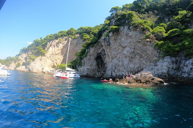 Dubrovnik cave experience swimming tour - Third stop: swimming through the Three Green Caves