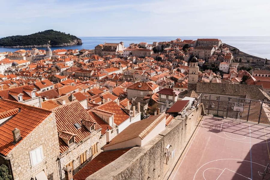 Dubrovnik: City Walls Guided Tour-Small Group Experience - What the four published ratings suggest