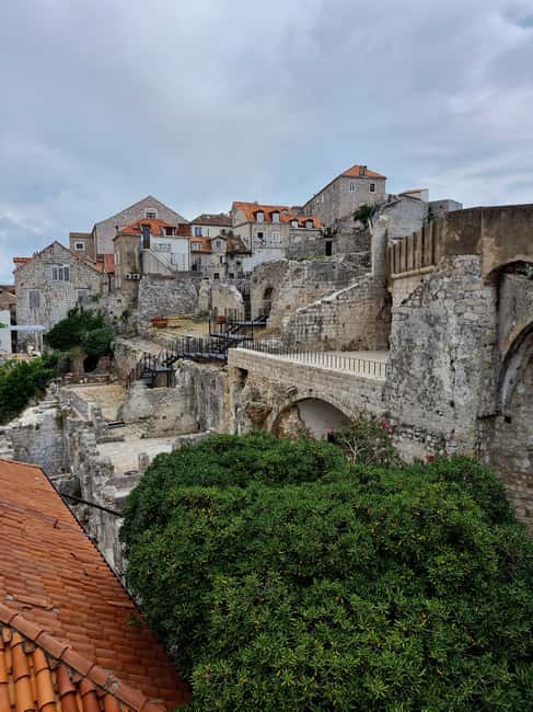 Dubrovnik:City Walls & Old Town 2 in 1 Walking Tour - What the private format is worth at $282