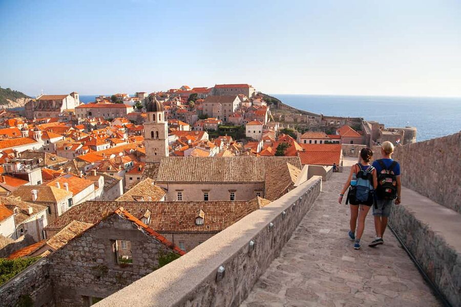 Dubrovnik: City Walls, Old Town Walking Tour & Adriatic View - What the guides add to the experience